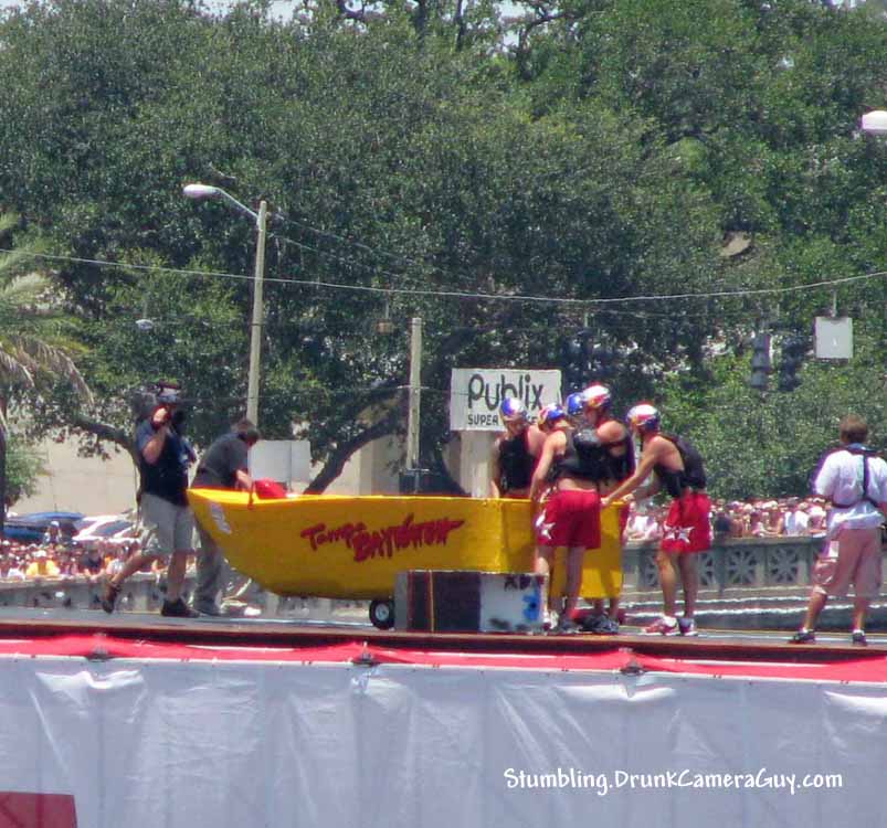 Red Bull Flug Tag